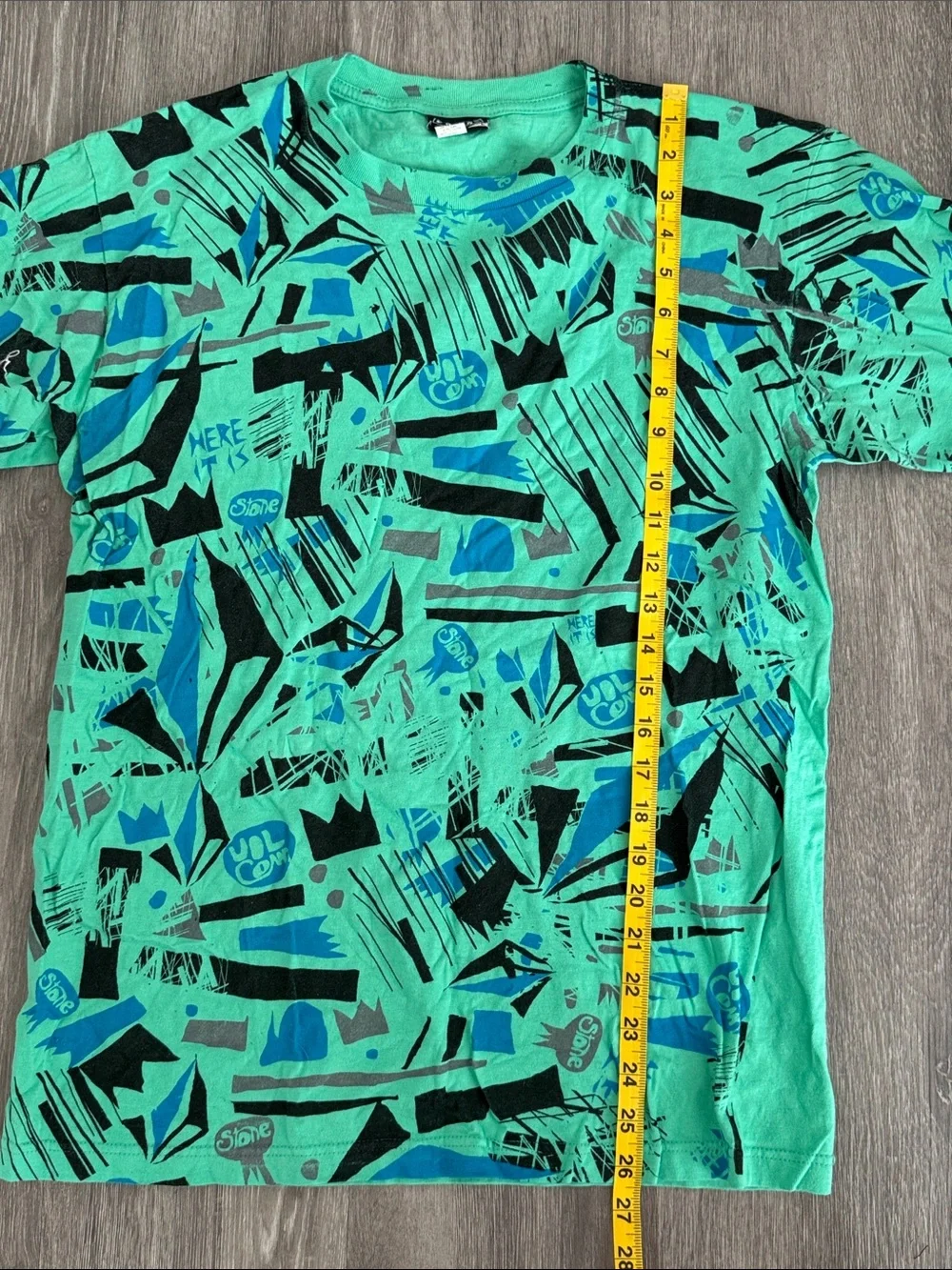 2000s Volcom Graphic Tee - Picture 7 of 9